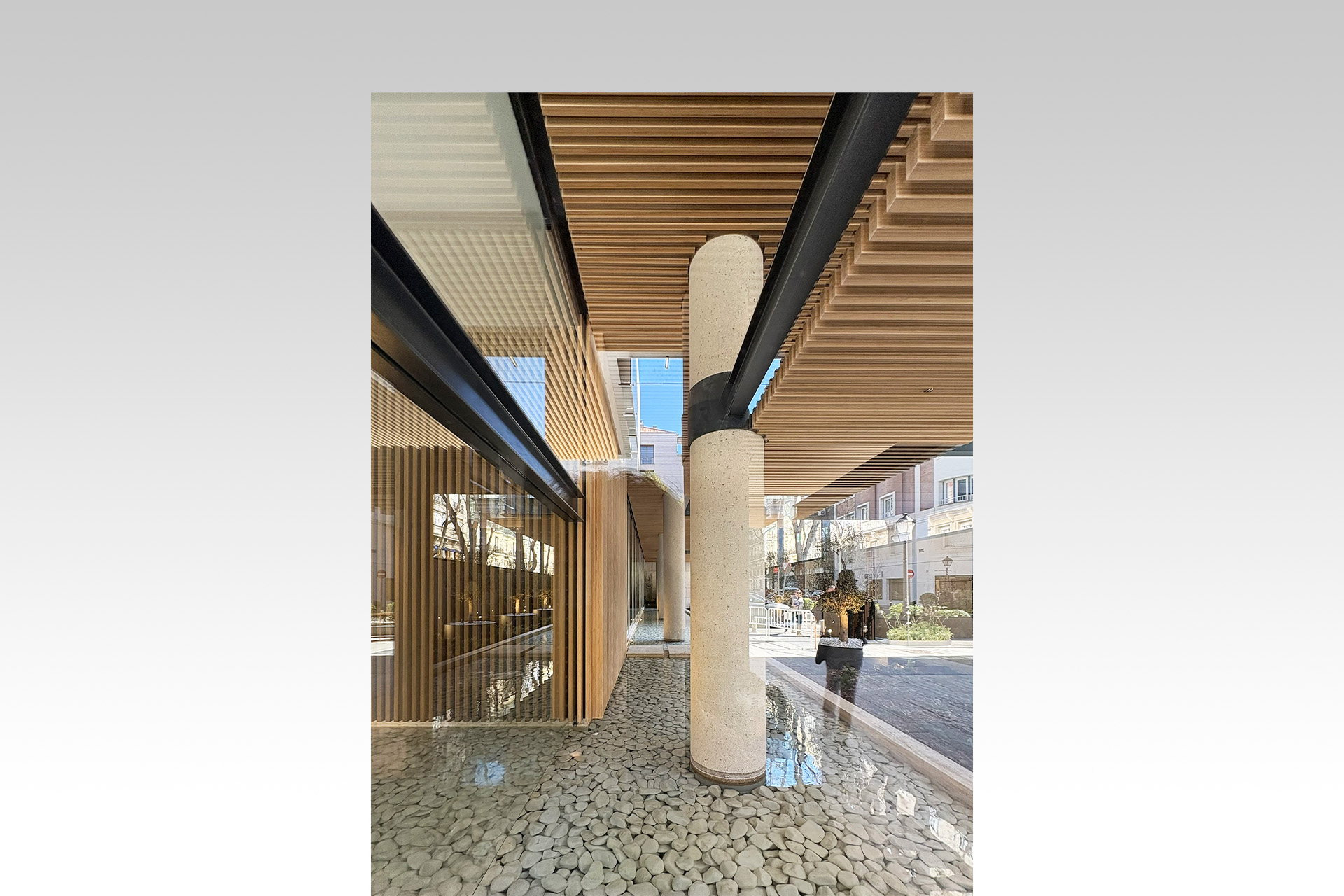 Mandarin Oriental Residences. Bambú lamiando.