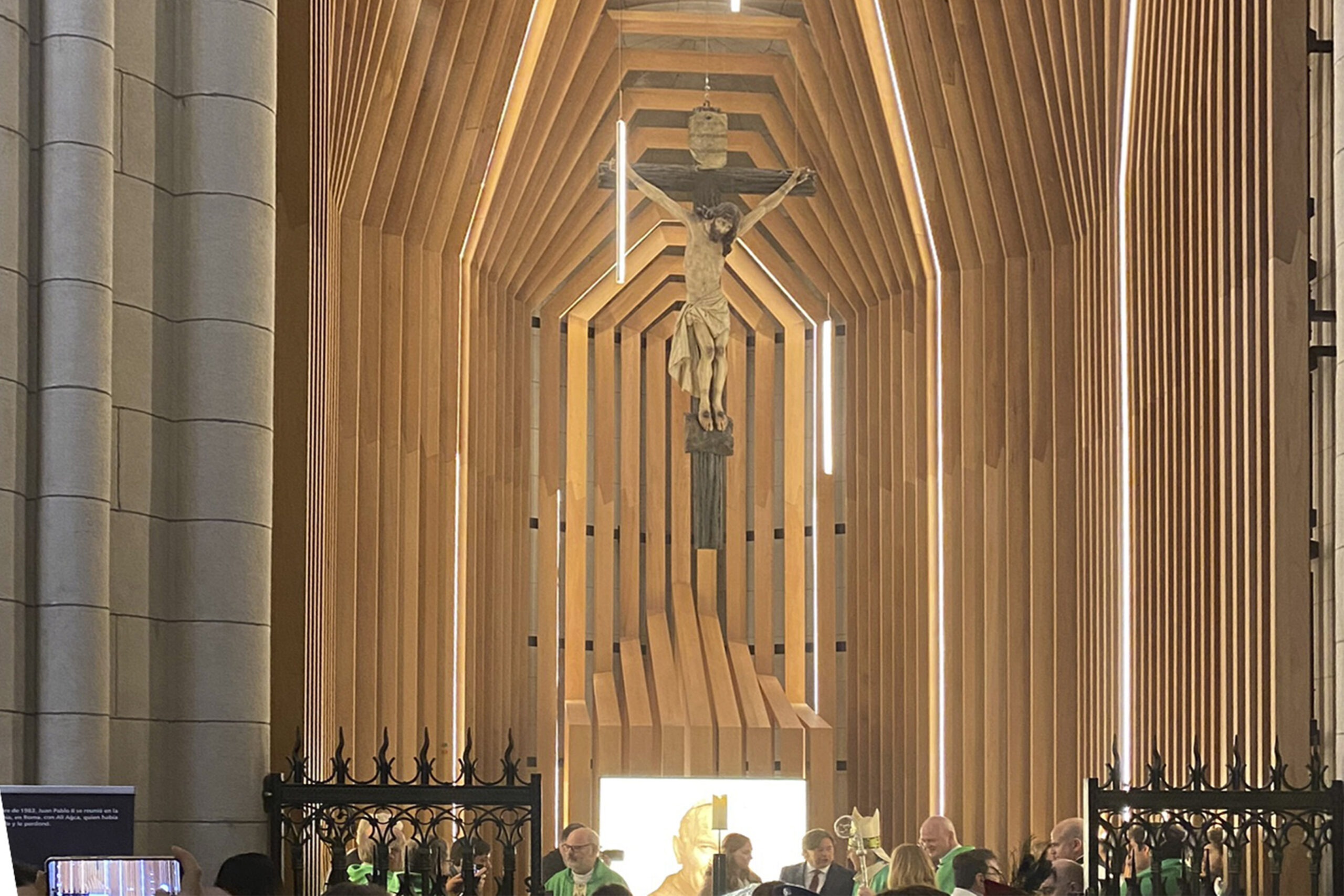 Momentos durante la inauguración de la capilla