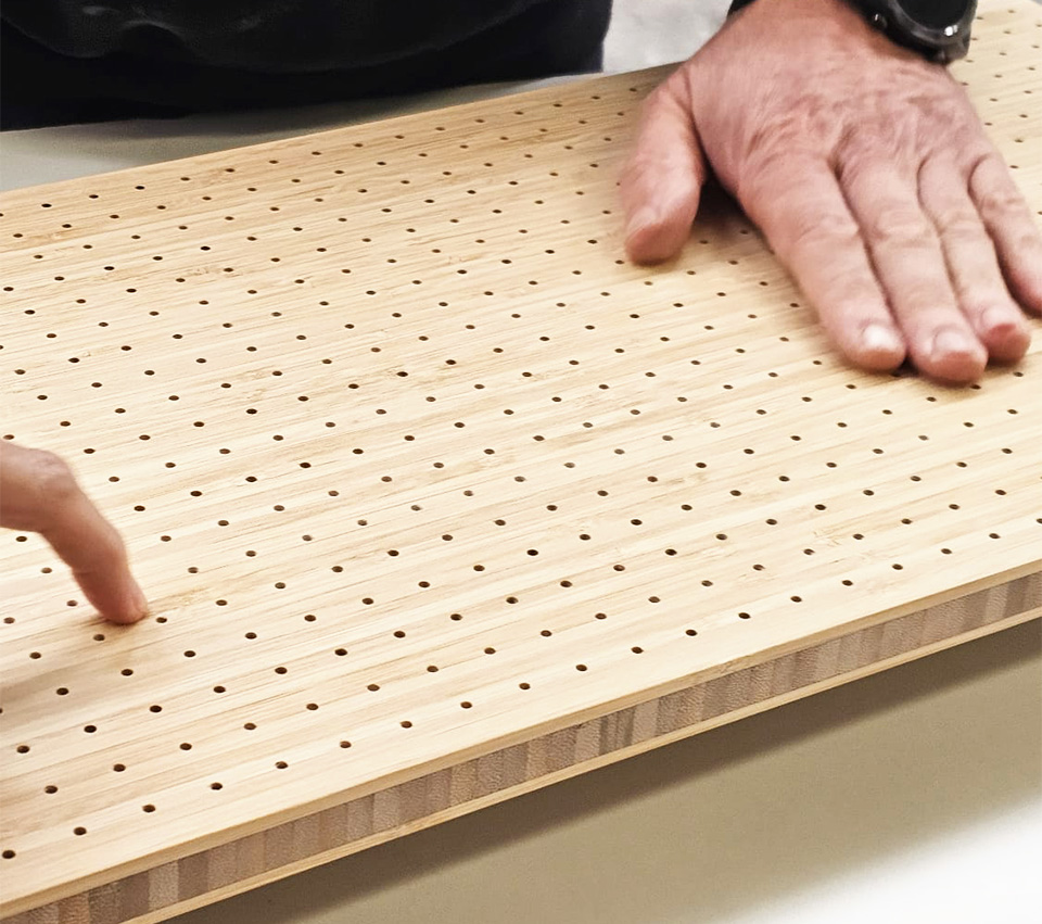 Revestimiento acústico de bambú. Tablero perforado